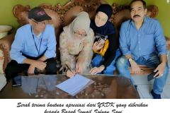 Serah terima bantuan apresiasi dari YKDK - 1
