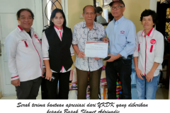 Serah terima bantuan apresiasi dari YKDK - 1